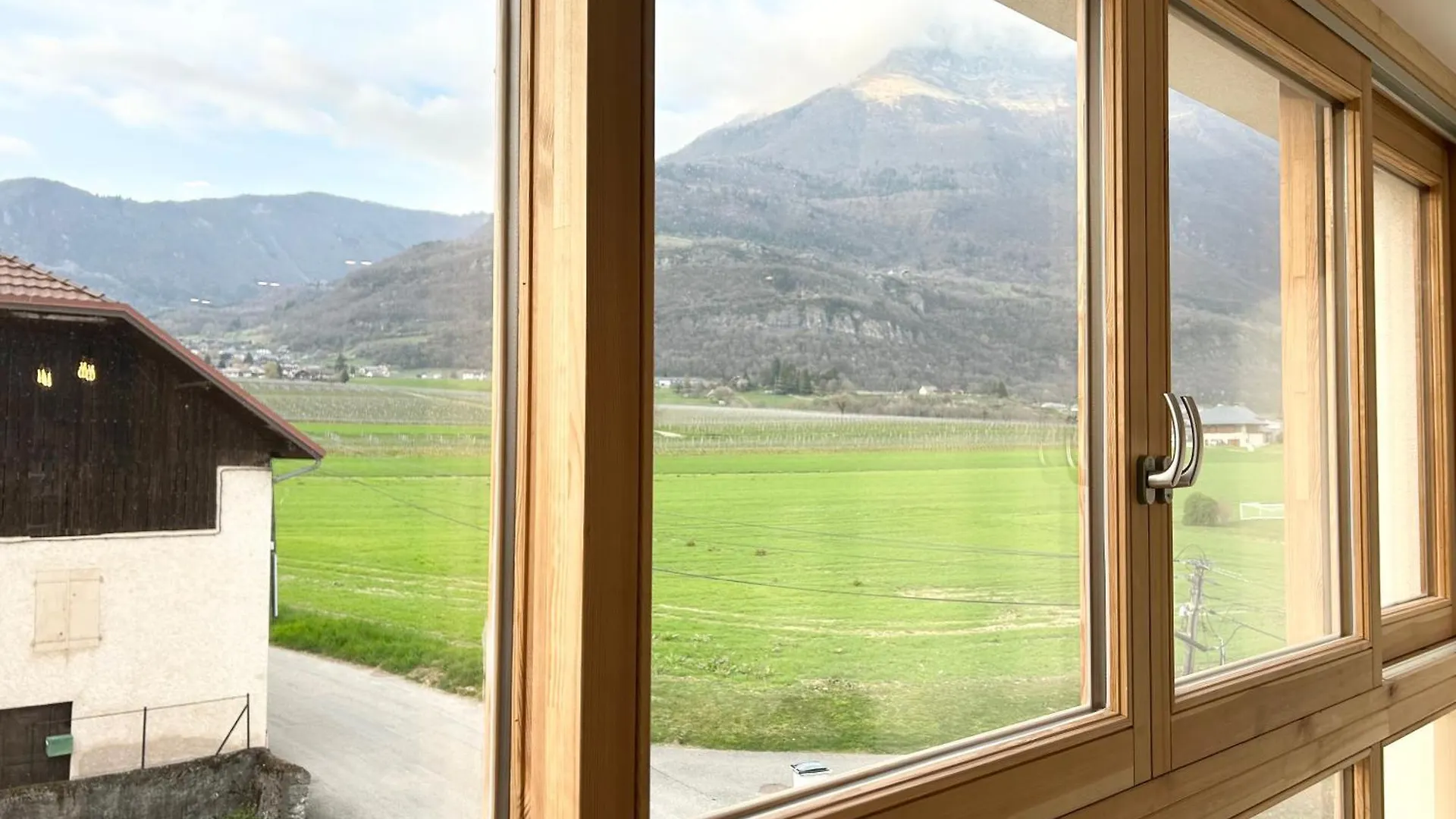 Entre Cimes Et Vignes - Clim Wifi Parking - Clg Savoie Apartment Saint-Pierre-d'Albigny 0*,  France
